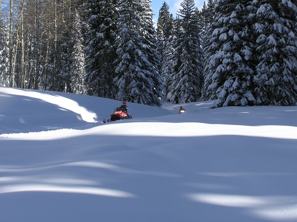 guided snowmobile tours utah